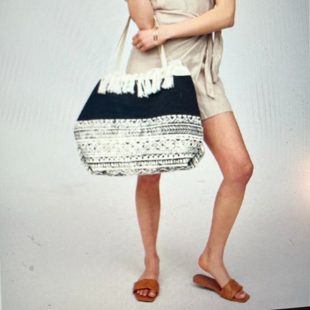NWT URBAN EXPRESSIONS Vesper Oversized Patterned Tote. Black/White.